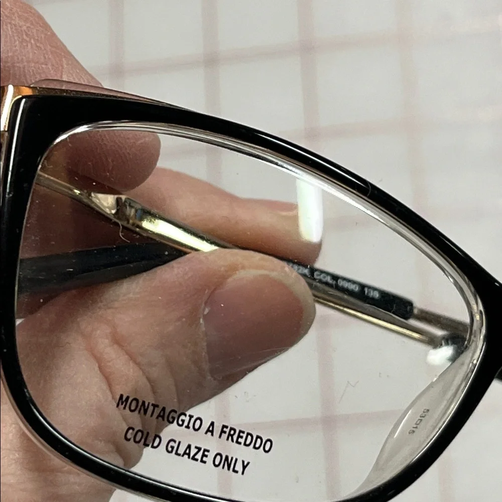 CAROLINA HERRERA NWOT VHE 728K Modern Cat Eye 53-15-135 BLK/Gold Eyeglass Frame
